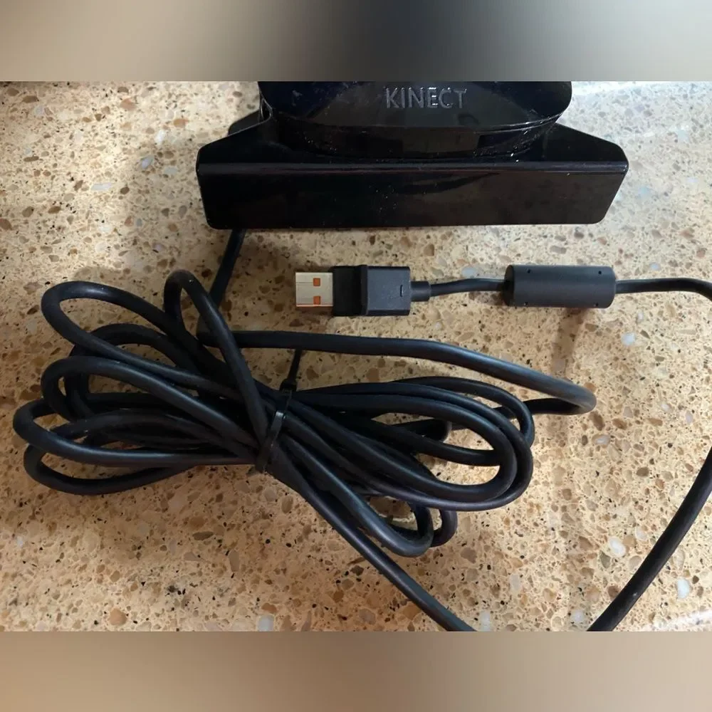 Microsoft 1414 Xbox 360 Kinect Sensor Bar Only - Black with stand/clip